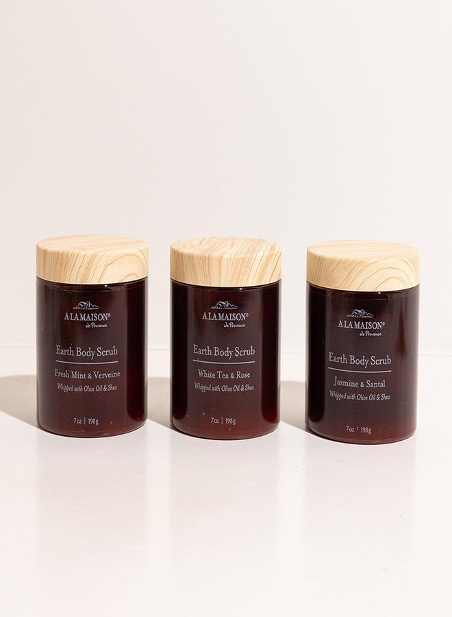 أ لا مايسون مقشر الجسم "آ لا ميزون إيرث" - برائحة النعناع المنعش واللويزة - مقشر طبيعي من حجر الخفاف مع زبدة الشيا وزيت الزيتون - يقشر البشرة بلطف وينعمها - تركيبة فرنسية - نباتي - 200 غرام - مجموعة العنبر - Image 2